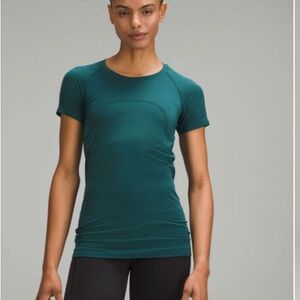 Lululemon Swiftly Tech Short Sleeve 2.0 in Teal